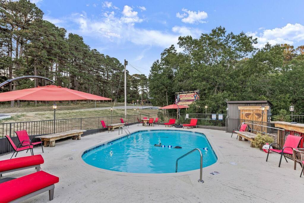 Stonegate Lodge Fire Pit 50In Tv Salt Water Pool Fast Wi-Fi Room #301 Eureka Springs Exterior foto